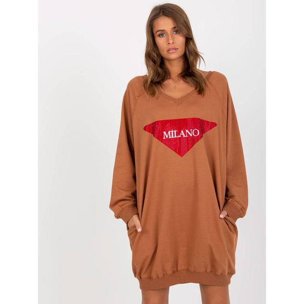 Fashionhunters Light brown oversize long sweatshirt with an appliqué and an inscription