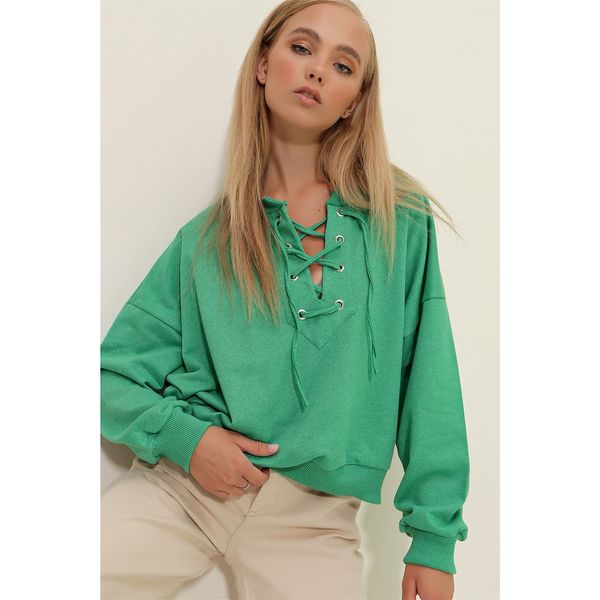 Trend Alaçatı Stili Trend Alaçatı Stili Women's Green Lace Front Oversized Sweatshirt