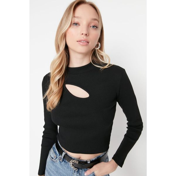 Trendyol Trendyol Black Cut Out Detailed Knitted Blouse