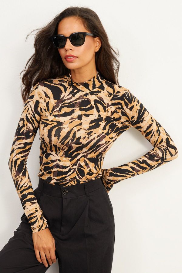 Cool & Sexy Cool & Sexy Blouse - Brown - Fitted