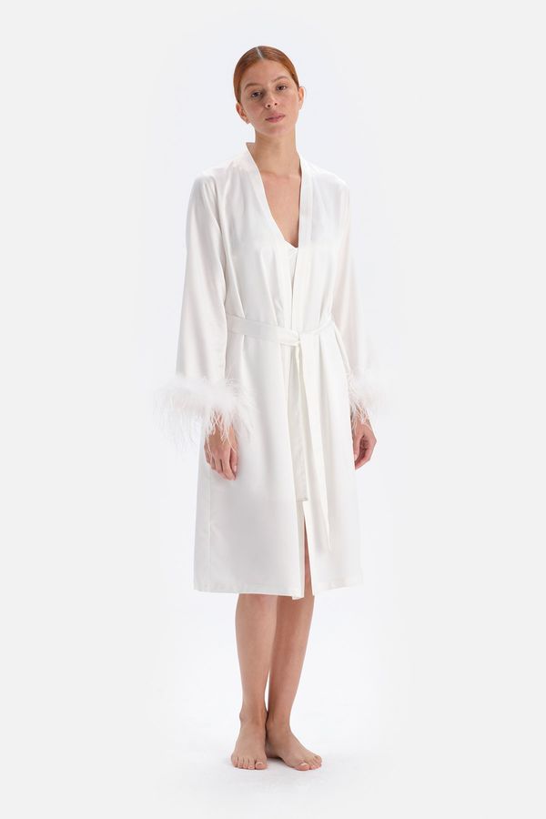 Dagi Dagi Dressing Gown - White