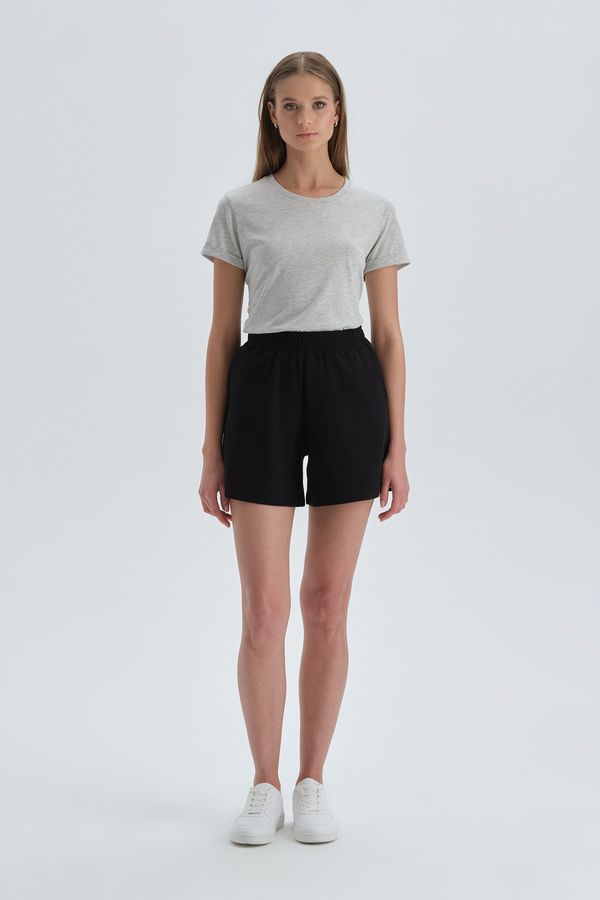 Dagi Dagi Shorts - Black - High Waist