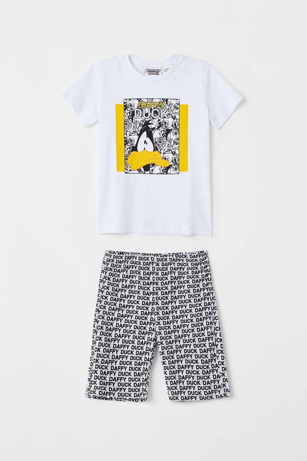 DEFACTO DEFACTO Boy Licensed Daffy Duck Short Sleeve Crew Neck T-Shirt And Shorts Pyjamas Set