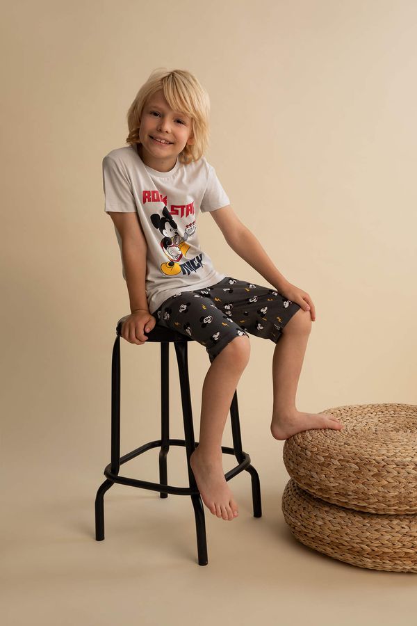 DEFACTO DEFACTO Boy Regular Fit Short Sleeve Mickey Mouse Print Pyjama Set