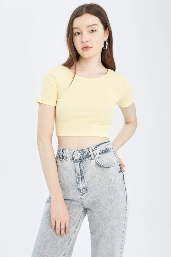 DEFACTO DEFACTO Cool Fitted Crew Neck Short Sleeve Crop T-Shirt