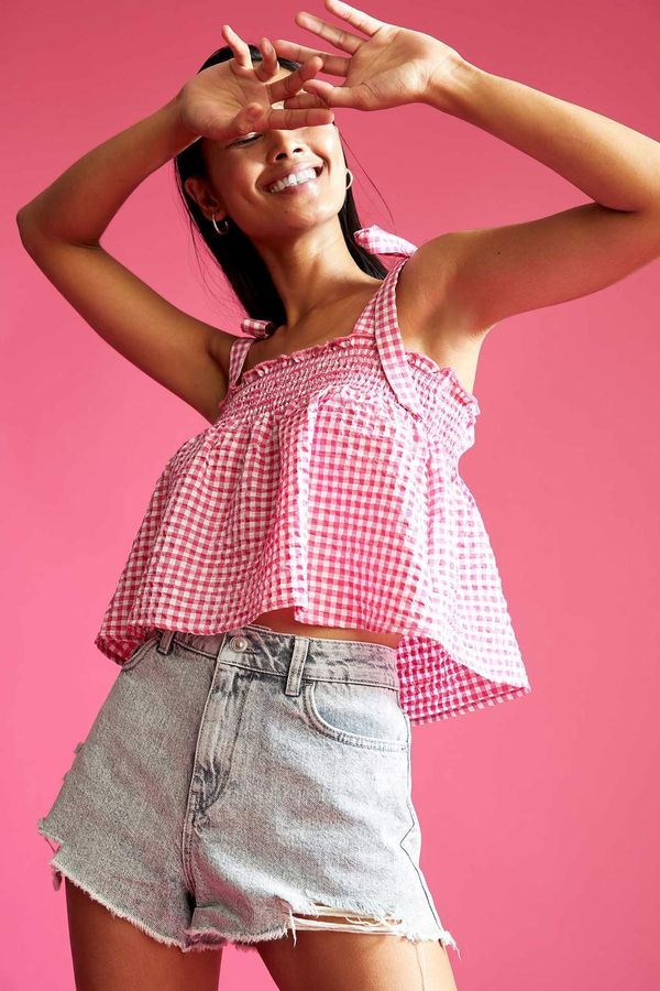 DEFACTO DEFACTO Gingham Patterned Square Neck Cropped Blouse