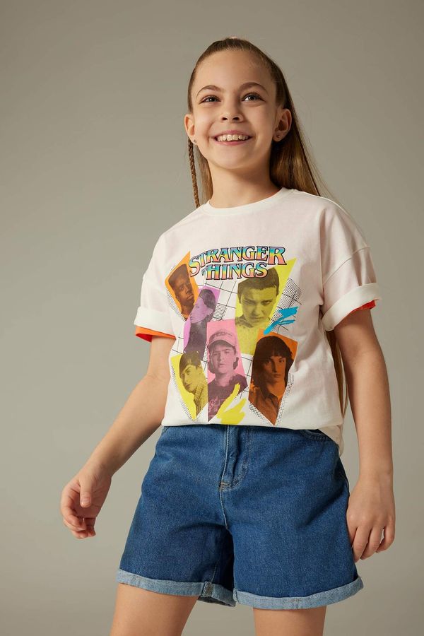 DEFACTO DEFACTO Girl Stranger Things Licensed Relax Fit Short Sleeve T-Shirt