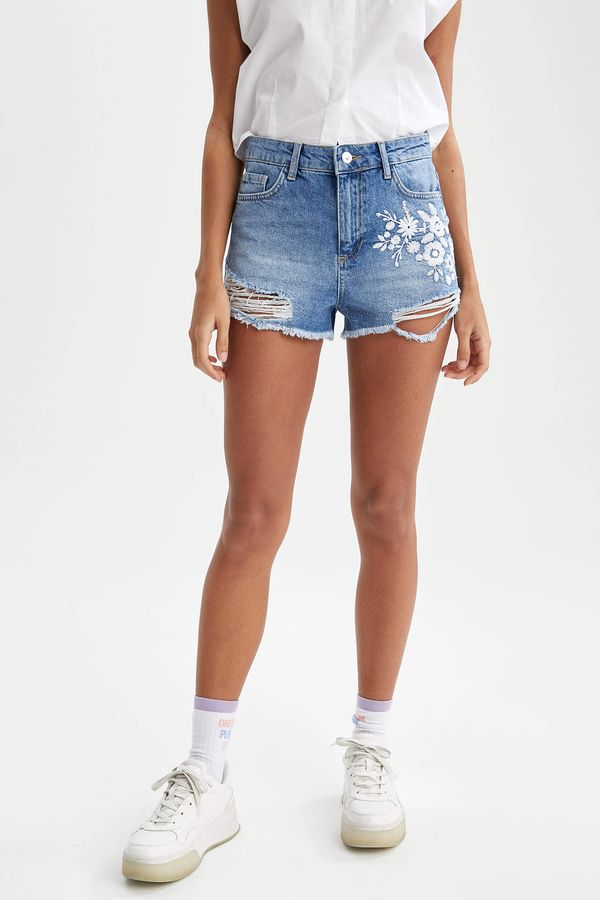 DEFACTO DEFACTO High Waisted Distressed Denim Jean Mini Shorts With Embroidered Detail