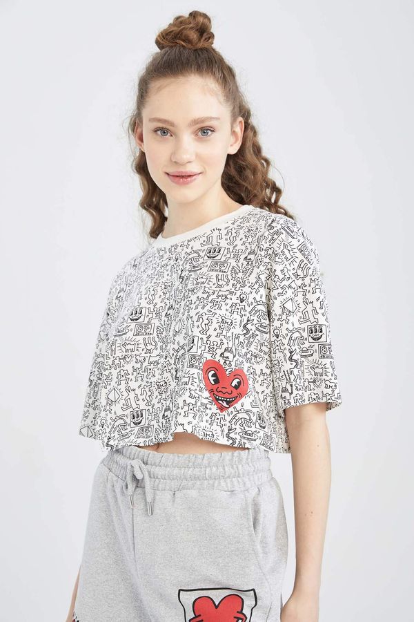 DEFACTO DEFACTO Oversize Fit Short Sleeve Keith Haring Crop Print T-Shirt