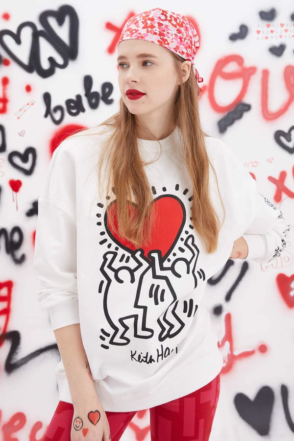 DEFACTO DEFACTO Oversize Fit Valentine's Day Keith Haring Licensed Crew Neck Printed Long Sleeve Sweatshirt