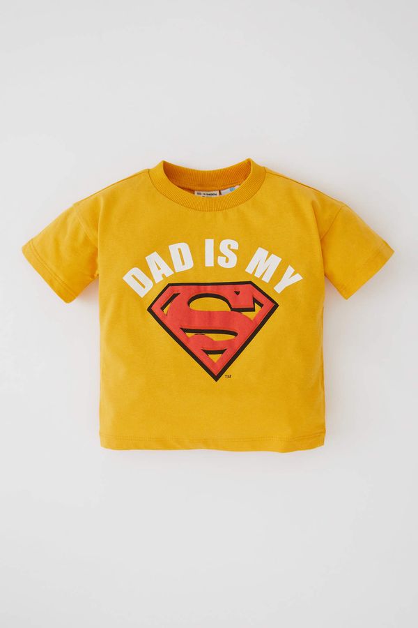 DEFACTO DEFACTO Regular Fit Crew Neck Shorts Sleeve Superman Print T-Shirt