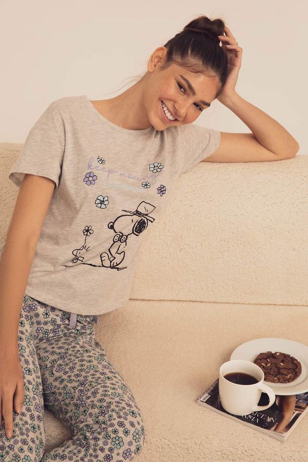DEFACTO DEFACTO Regular Fit Short Sleeve Snoopy Printed Pyjama Set