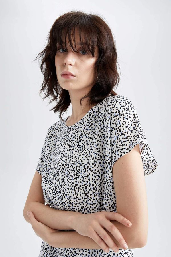 DEFACTO DEFACTO Regular Fit Short-Sleeved Blouse With Floral Pattern