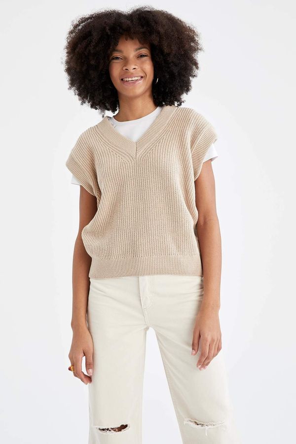 DEFACTO DEFACTO Regular Fit V Neck Sleeveless Sweater