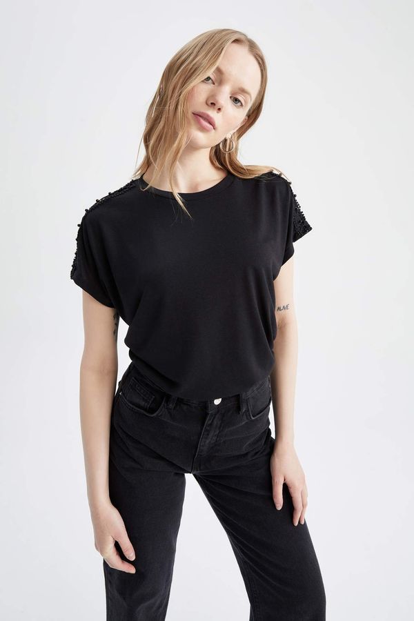 DEFACTO DEFACTO Short Bat Sleeves Lace Detail T-Shirt