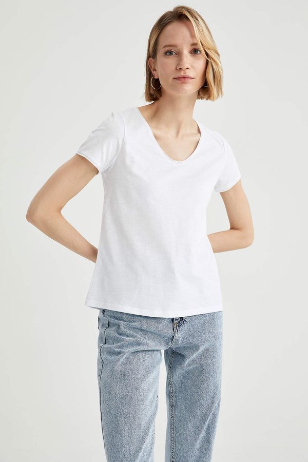 DEFACTO DEFACTO Short-Sleeved Regular Fit V-Neck Plain T-Shirt