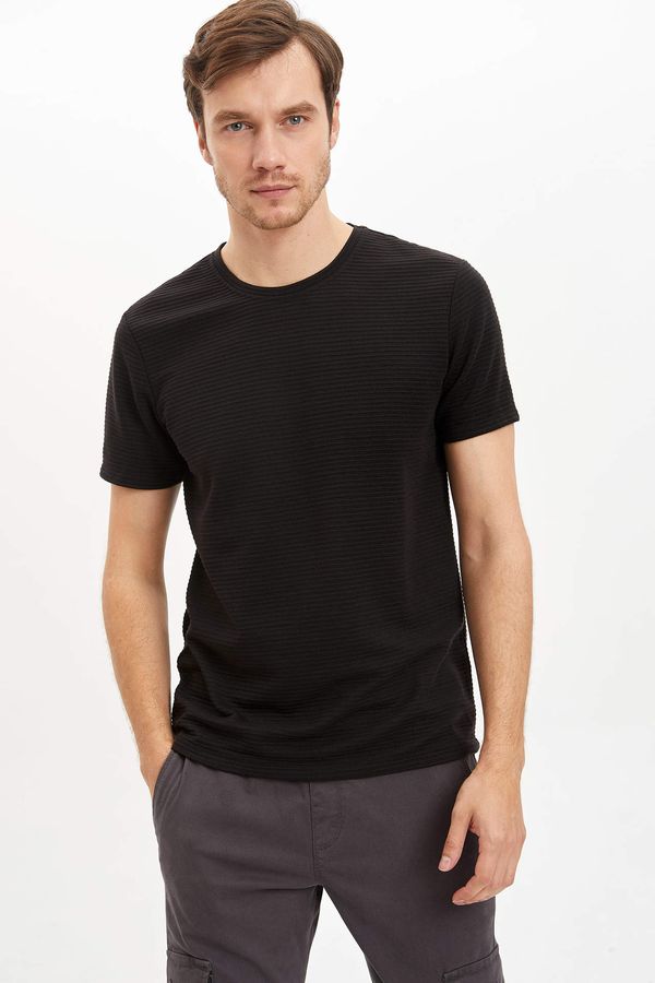 DEFACTO DEFACTO Slim Fit Crew Neck Basic Short Sleeve T-Shirt