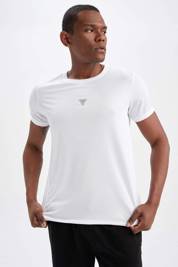 DEFACTO DEFACTO Slim Fit Minimal Logo Print T-Shirt