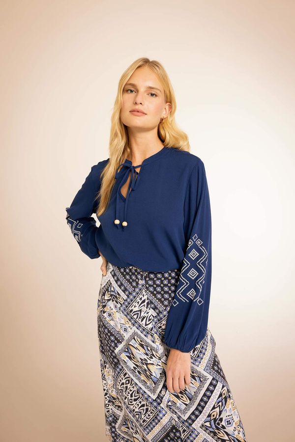 DEFACTO DEFACTO Traditional Regular Fit Long Sleeve Blouse