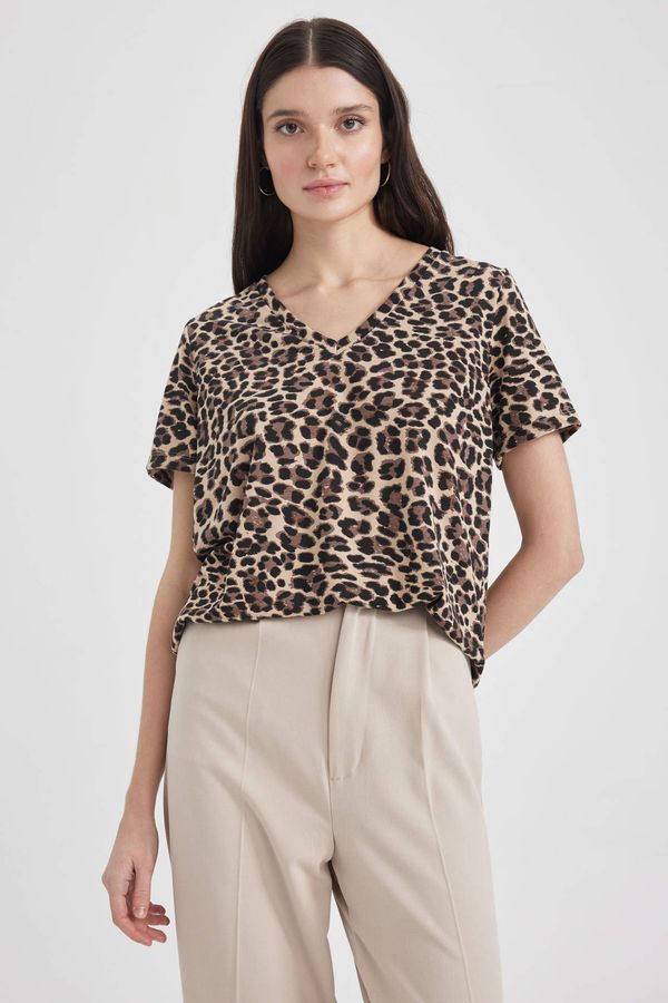 DEFACTO DEFACTO Traditional Regular Fit V Neck Leopard Pattern Short Sleeve T-Shirt
