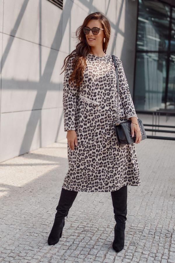 FASARDI Béžové oversize šaty s leopardím vzorem