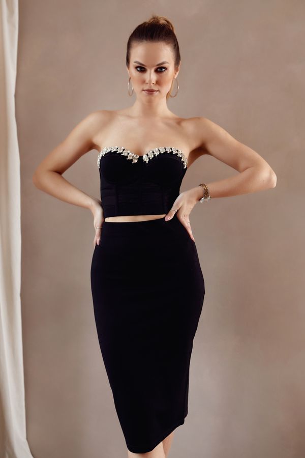 FASARDI Elegantní tužková sukně s černým rozparkem