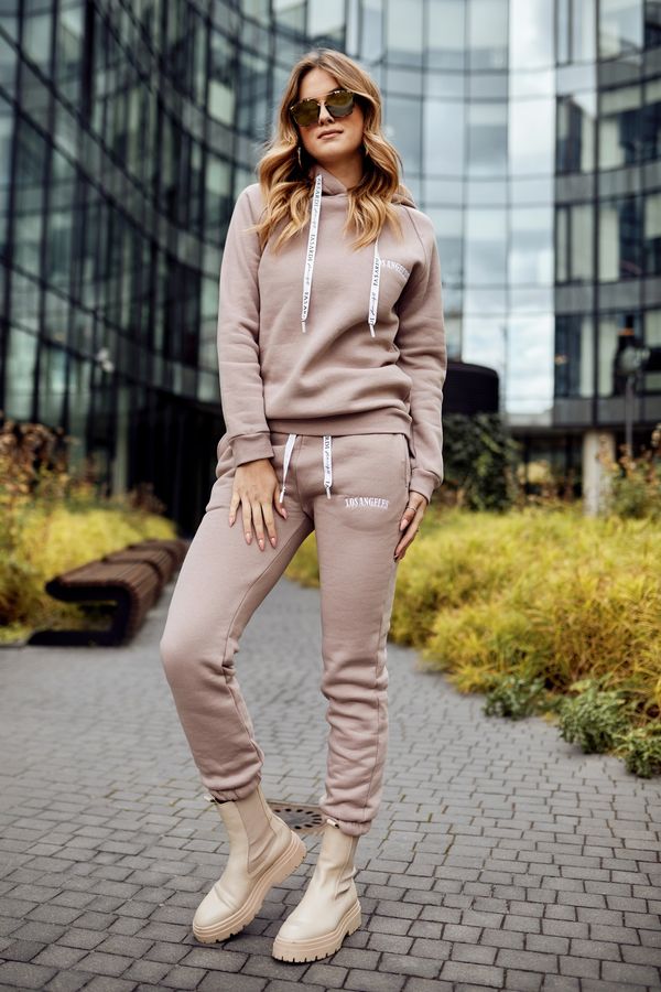 FASARDI Insulated women's tracksuit with the inscription "Los Angeles" cappuccino