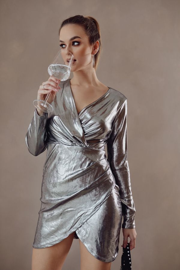 FASARDI Stříbrné glamour šaty pro zvláštní příležitost