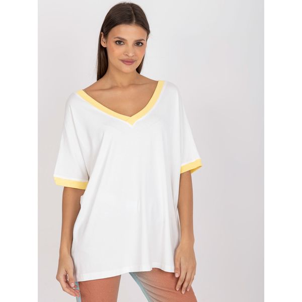 Fashionhunters A white and yellow casual blouse with a loose cut