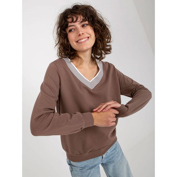 Fashionhunters Basic brown cotton blouse with a neckline