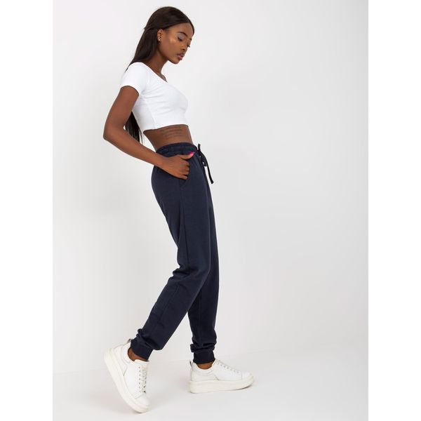Fashionhunters Basic navy blue sweatpants with pockets