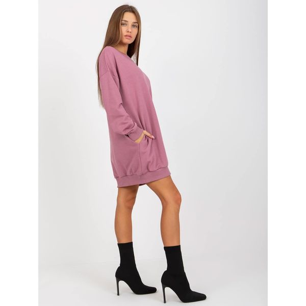 Fashionhunters basic pink long sweatshirt with a round neckline