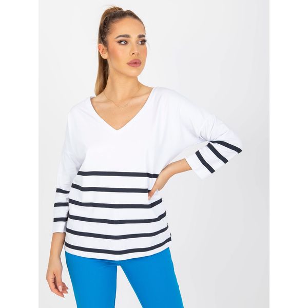 Fashionhunters Basic white and navy blue blouse with 3/4 RUE PARIS sleeves