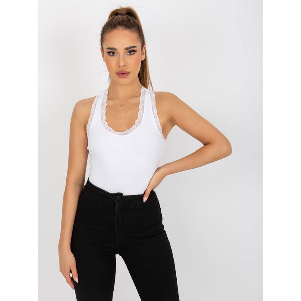 Fashionhunters Basic white ribbed top with RUE PARIS lace