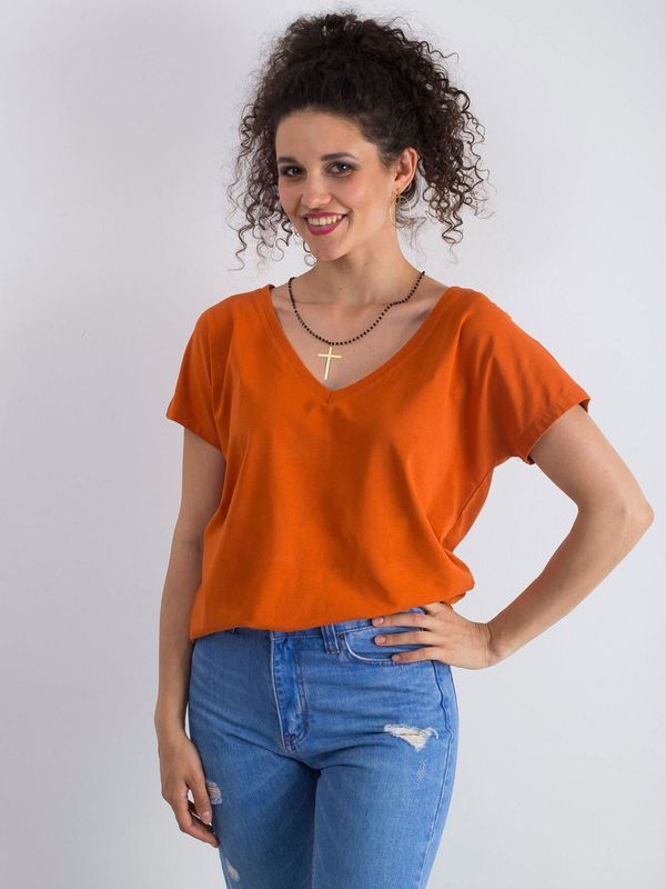 Fashionhunters Bawełniany t-shirt z dekoltem w serek, ciemnopomarańczowy