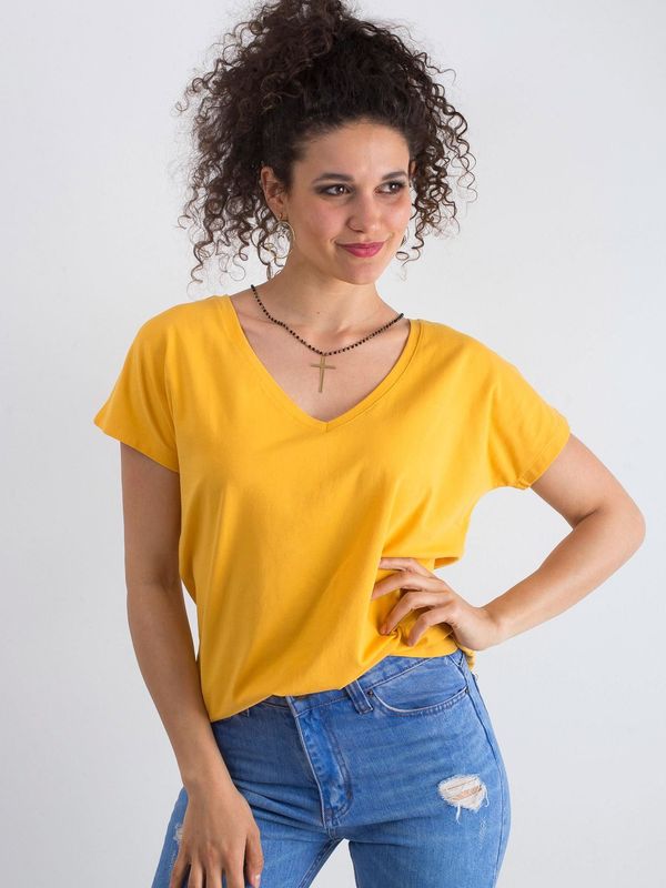 Fashionhunters Bawełniany t-shirt z dekoltem w serek, jasnopomarańczowy
