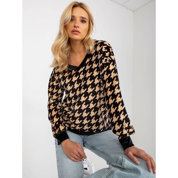 Fashionhunters Beige and black printed velor blouse from RUE PARIS