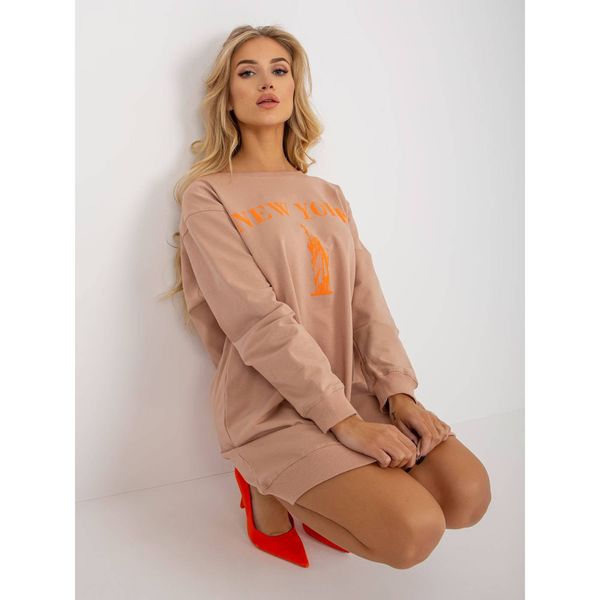 Fashionhunters Beige and orange long oversized sweatshirt with a print