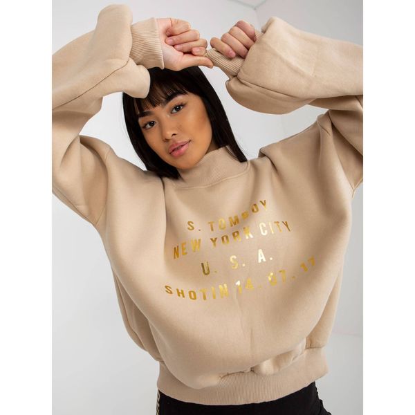 Fashionhunters Beige sweatshirt with a print and a turtleneck