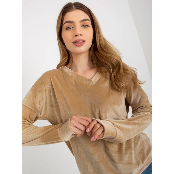 Fashionhunters Beige V-neck hoodless velor sweatshirt