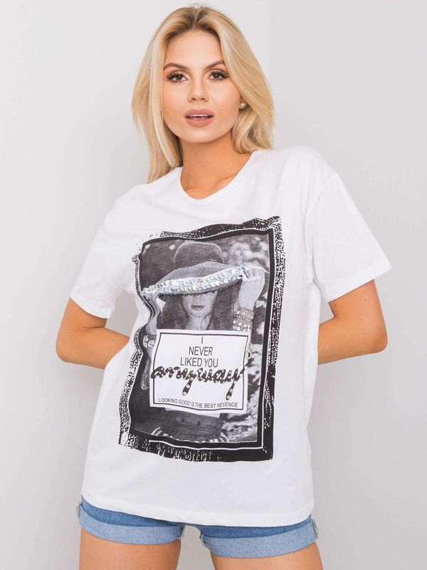 Fashionhunters Biały t-shirt z nadrukiem i aplikacją
