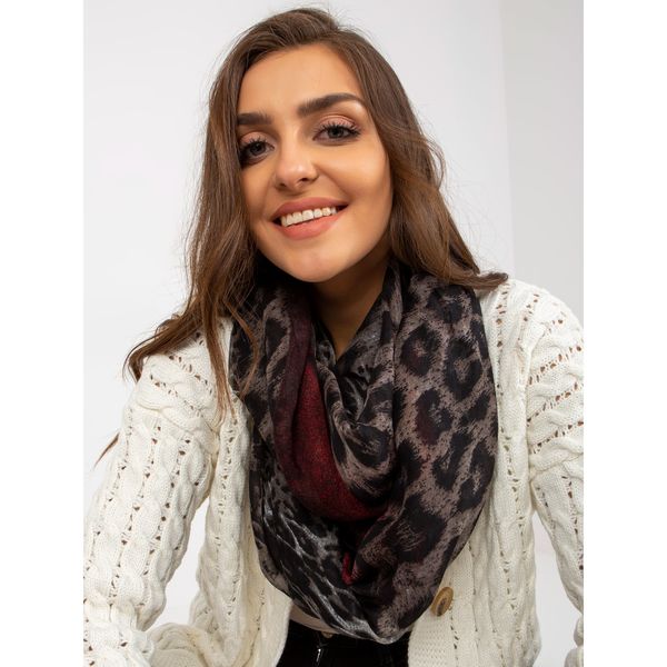 Fashionhunters Black and red scarf with an animal pattern