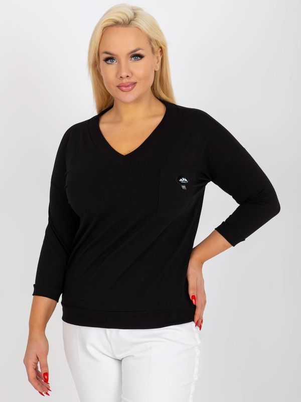 Fashionhunters Black cotton blouse of larger size with pocket