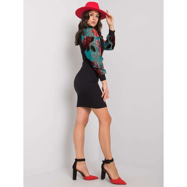 Fashionhunters Black dress fitted with decorative Elyssa RUE PARIS sleeves