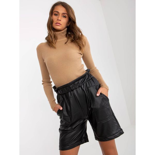 Fashionhunters Black insulated casual shorts made of eco-leather