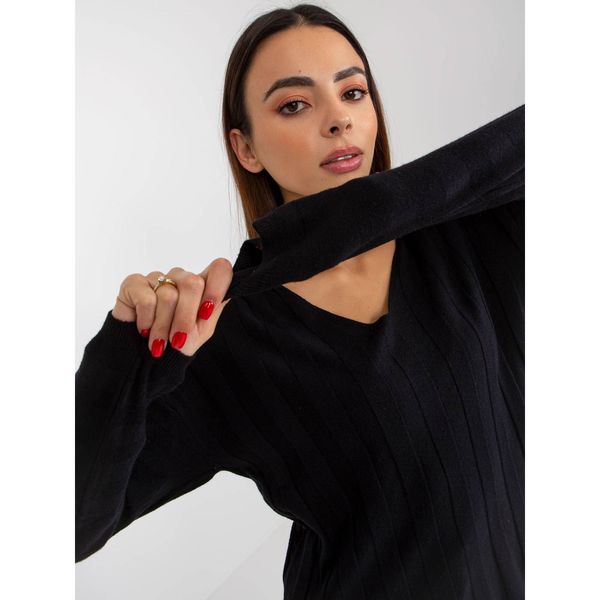 Fashionhunters Black loose classic sweater with a wide stripe