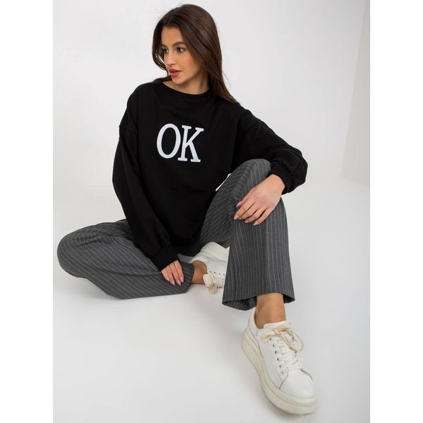 Fashionhunters Black loose sweatshirt without a hood with embroidery