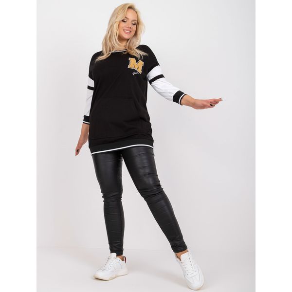 Fashionhunters Black plus size sweatshirt tunic with a patch