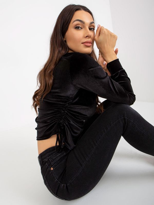 Fashionhunters Black short velour blouse with hems