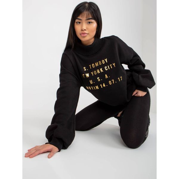 Fashionhunters Black sweatshirt with inscriptions and a turtleneck